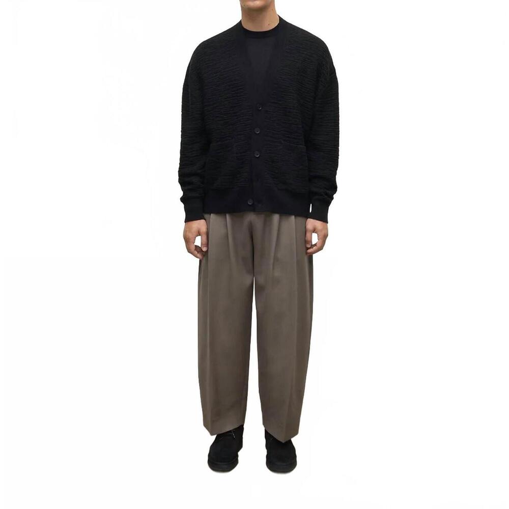 NEW JOHNSTONS OF ELGIN plaited textured vee cardigan in black